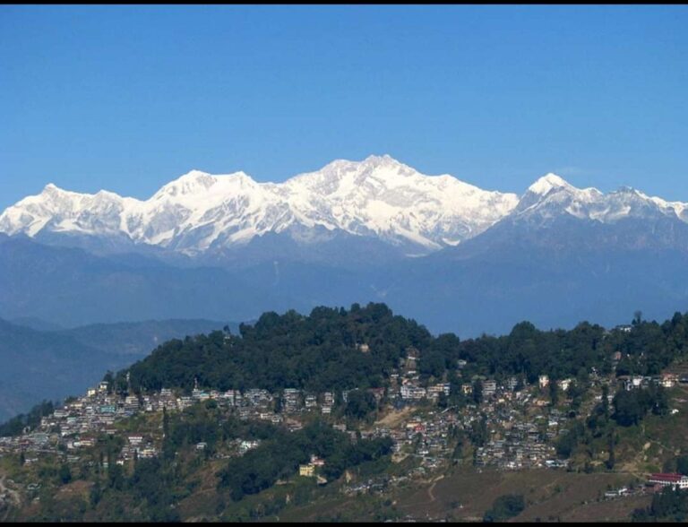 Darjeeling 'Queen of hills' - Popular Heritage in India ...